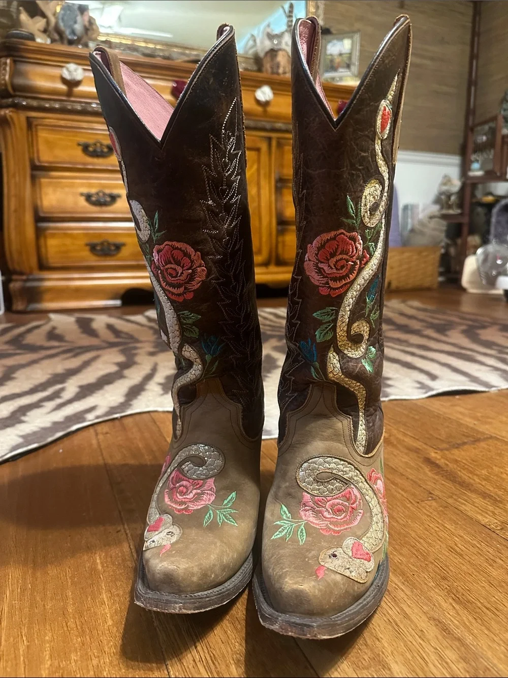 Lane Junk Gypsy Brown Embroidered Snake & Rose Western Heeled Boots 9 1/2 - Picture 2 of 7
